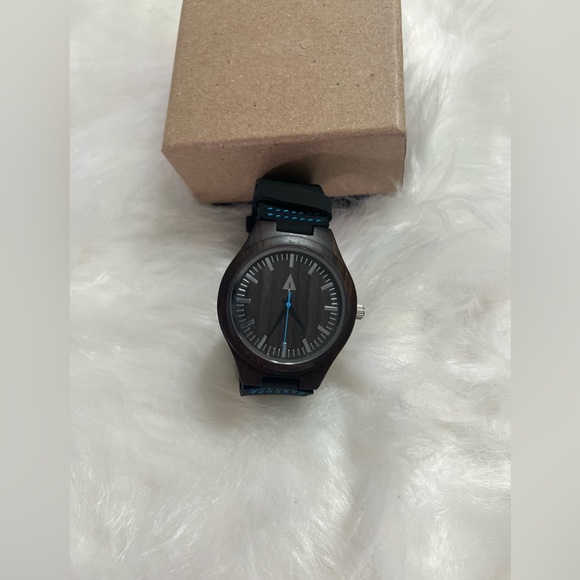 Treehut watch - Picture 2 of 5